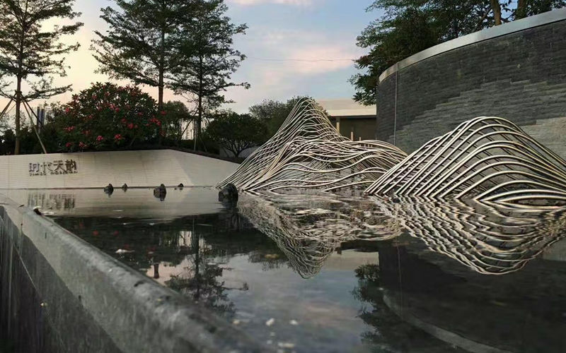 当代不锈钢雕塑创作中的山水艺术元素